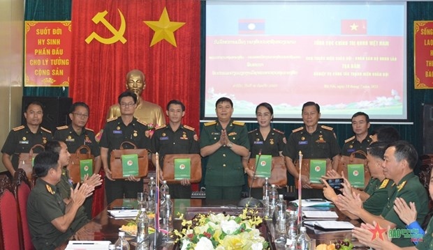 Vietnamese, Lao young officers promote exchanges